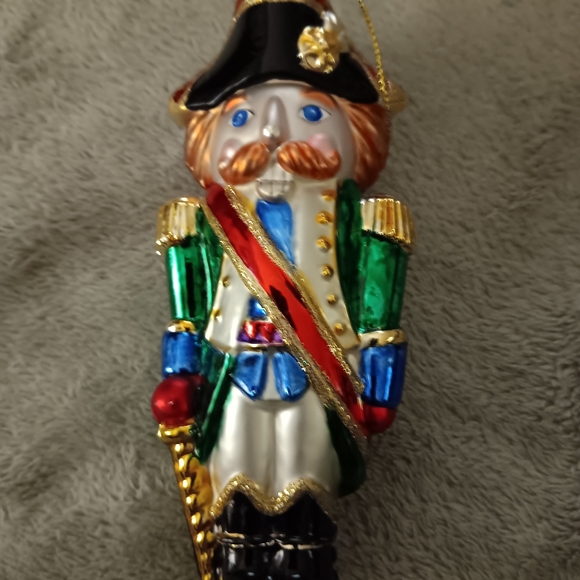 BRASS KEY NUTCRACKER KING - Picture 3 of 10